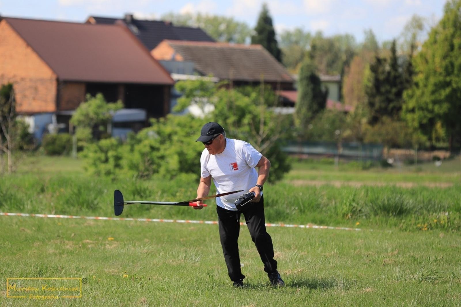 Zdjęcie w galerii na portalu naszraciborz.pl: Modelarze rywalizują dziś na Płoni [FOTO] wiadomości z regionu