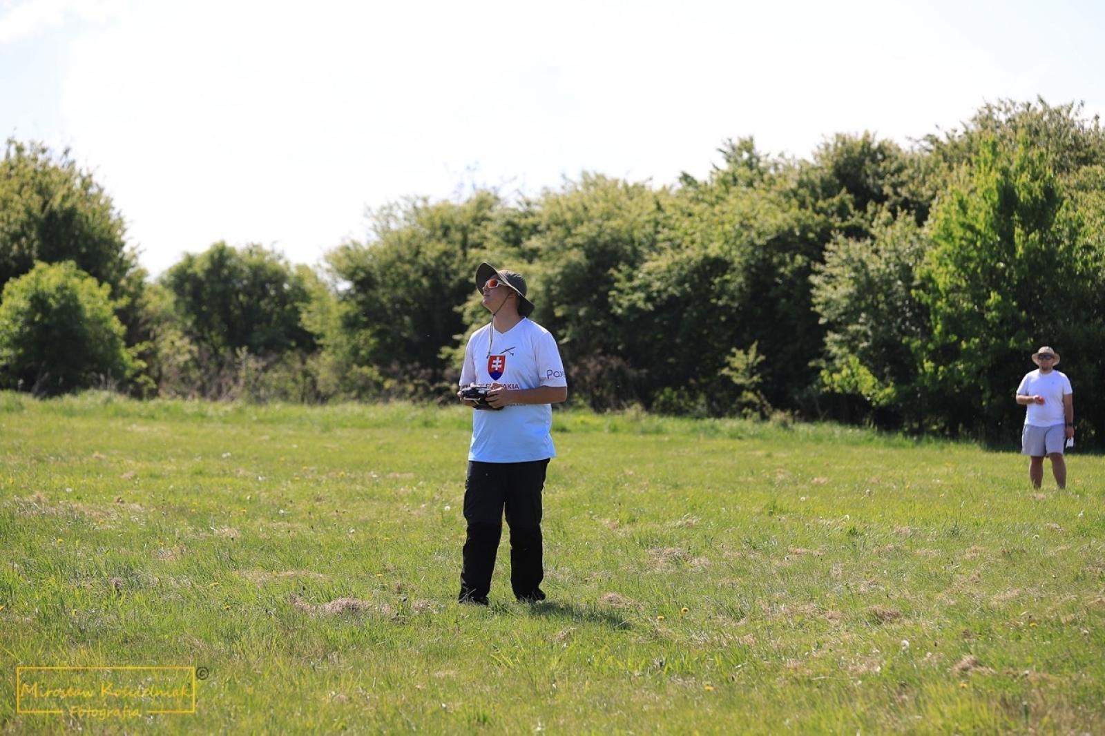 Zdjęcie w galerii na portalu naszraciborz.pl: Modelarze rywalizują dziś na Płoni [FOTO] wiadomości z regionu