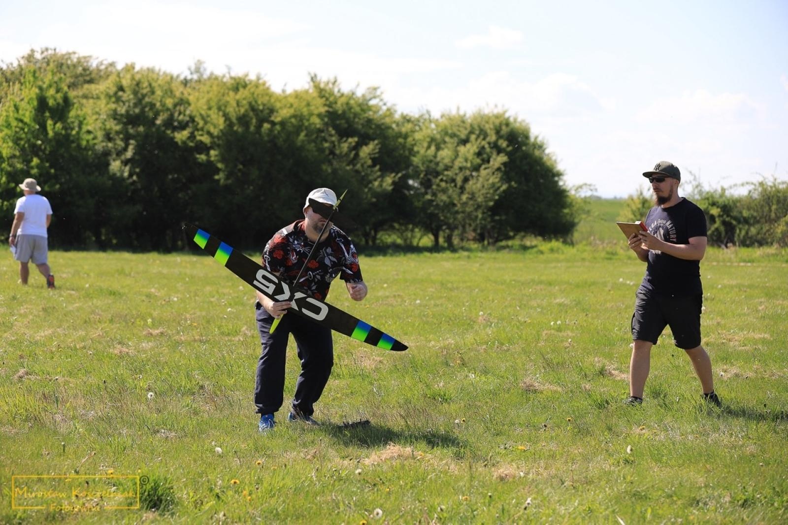 Zdjęcie w galerii na portalu naszraciborz.pl: Modelarze rywalizują dziś na Płoni [FOTO] wiadomości z regionu
