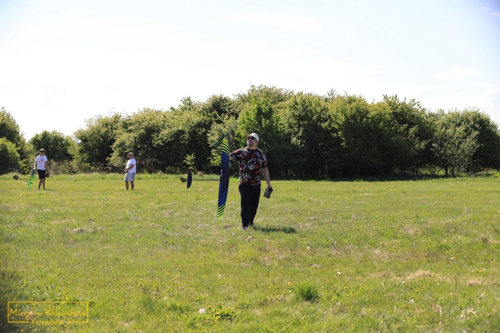 Zdjęcie w galerii na portalu naszraciborz.pl: Modelarze rywalizują dziś na Płoni [FOTO] wiadomości z regionu
