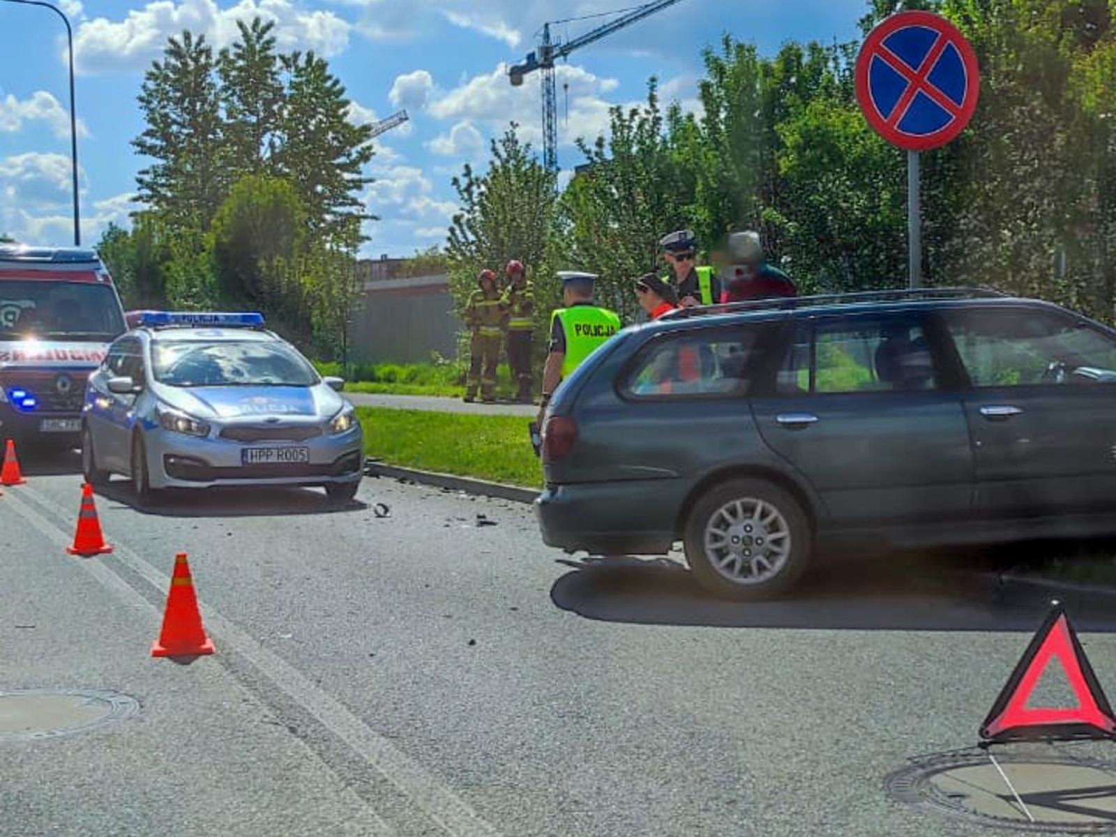 Zdjęcie w galerii na portalu naszraciborz.pl: Wypadek na skrzyżowaniu Kościuszki i Eichendorffa. 8-latek trafił do szpitala [FOTO] wiadomości z regionu