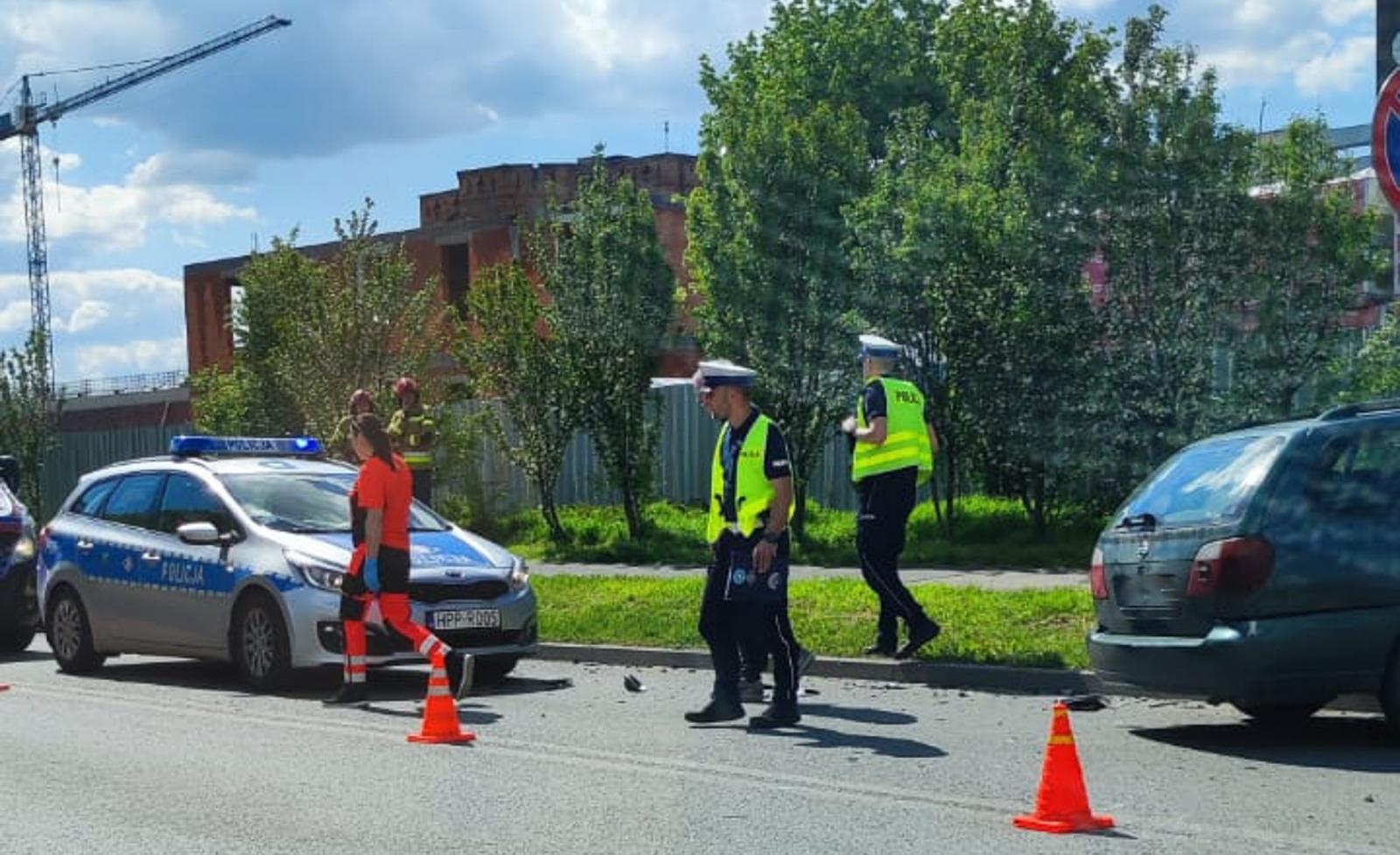 Zdjęcie w galerii na portalu naszraciborz.pl: Wypadek na skrzyżowaniu Kościuszki i Eichendorffa. 8-latek trafił do szpitala [FOTO] wiadomości z regionu