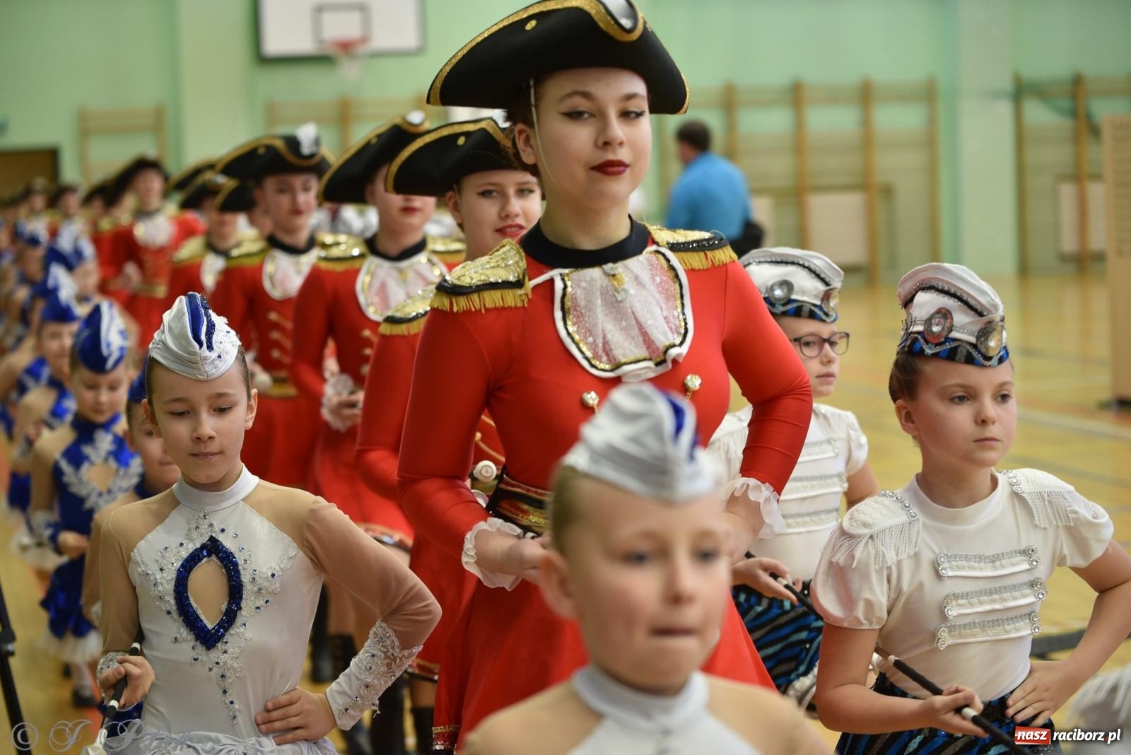Zdjęcie w galerii na portalu naszraciborz.pl: Mażoretki zawładnęły areną przy Łąkowej. Drugi dzień mistrzostw [FOTO] wiadomości z regionu