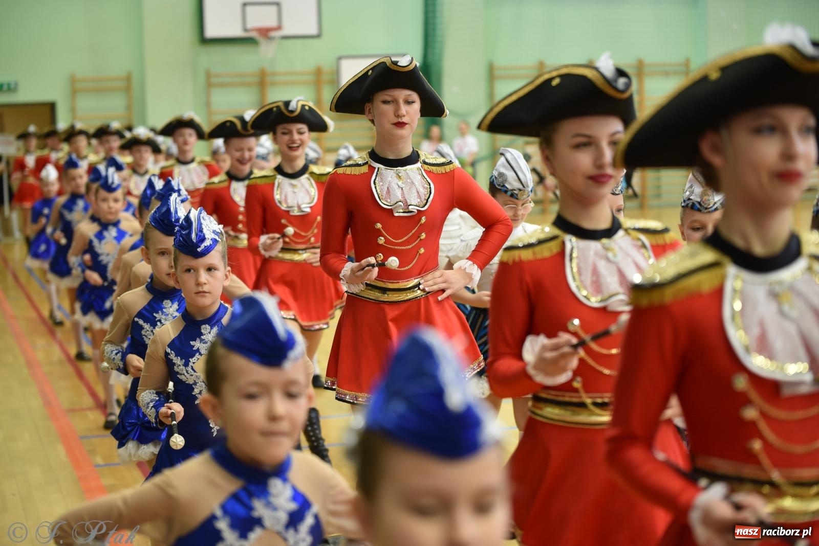 Zdjęcie w galerii na portalu naszraciborz.pl: Mażoretki zawładnęły areną przy Łąkowej. Drugi dzień mistrzostw [FOTO] wiadomości z regionu