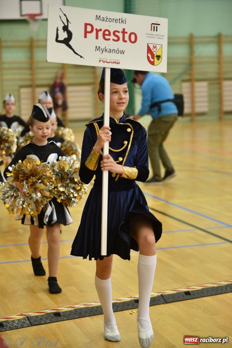 Zdjęcie w galerii na portalu naszraciborz.pl: Mażoretki zawładnęły areną przy Łąkowej. Drugi dzień mistrzostw [FOTO] wiadomości z regionu