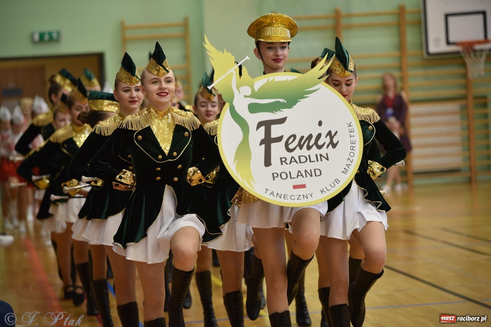 Zdjęcie w galerii na portalu naszraciborz.pl: Mażoretki zawładnęły areną przy Łąkowej. Drugi dzień mistrzostw [FOTO] wiadomości z regionu