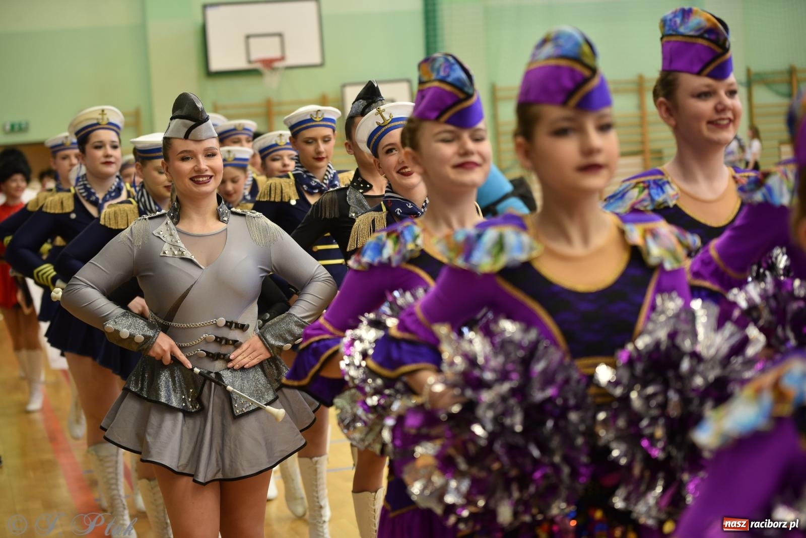 Zdjęcie w galerii na portalu naszraciborz.pl: Mażoretki zawładnęły areną przy Łąkowej. Drugi dzień mistrzostw [FOTO] wiadomości z regionu