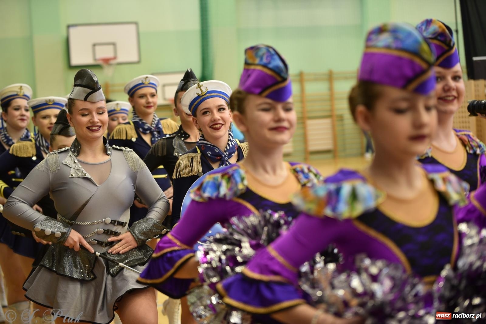 Zdjęcie w galerii na portalu naszraciborz.pl: Mażoretki zawładnęły areną przy Łąkowej. Drugi dzień mistrzostw [FOTO] wiadomości z regionu