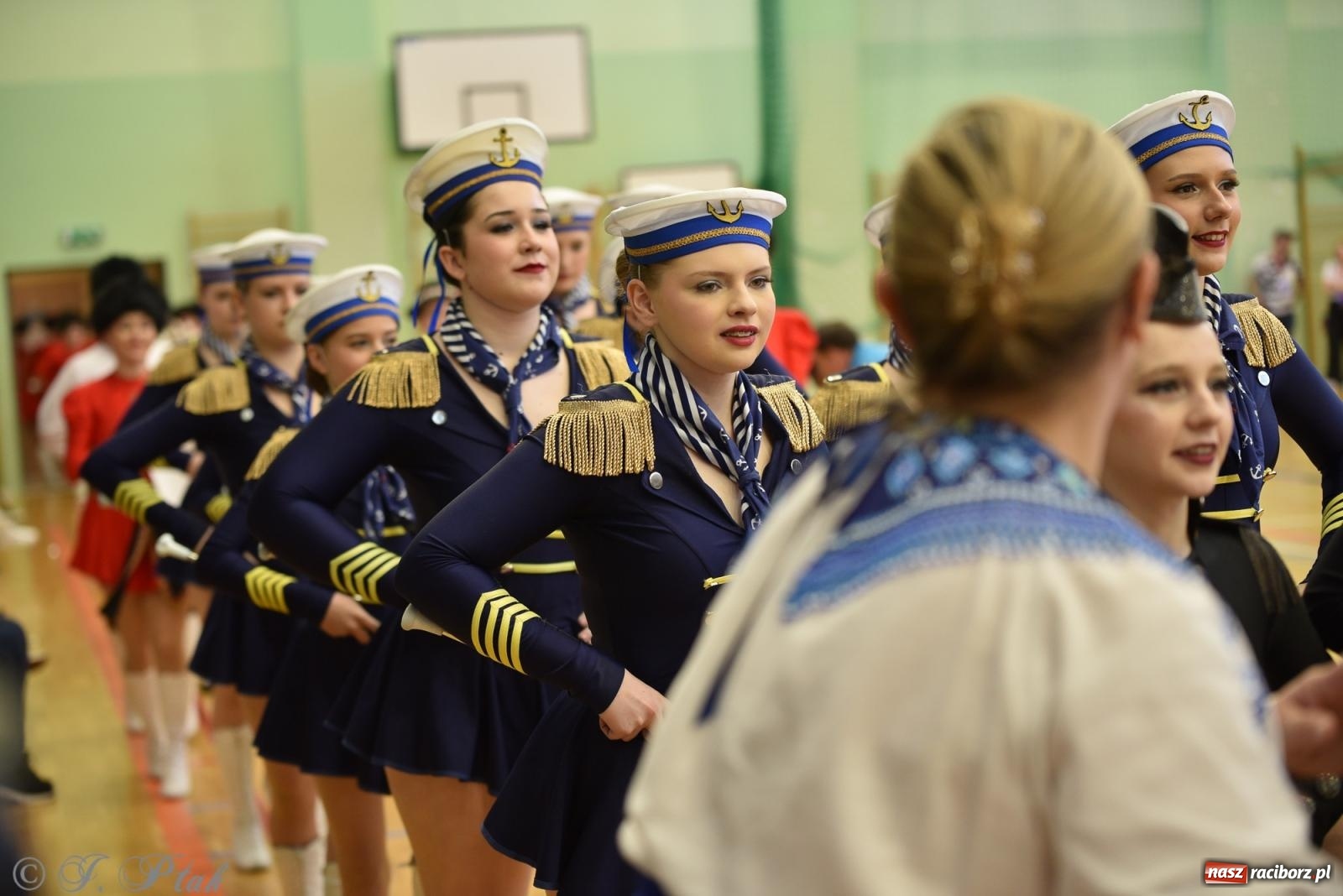 Zdjęcie w galerii na portalu naszraciborz.pl: Mażoretki zawładnęły areną przy Łąkowej. Drugi dzień mistrzostw [FOTO] wiadomości z regionu