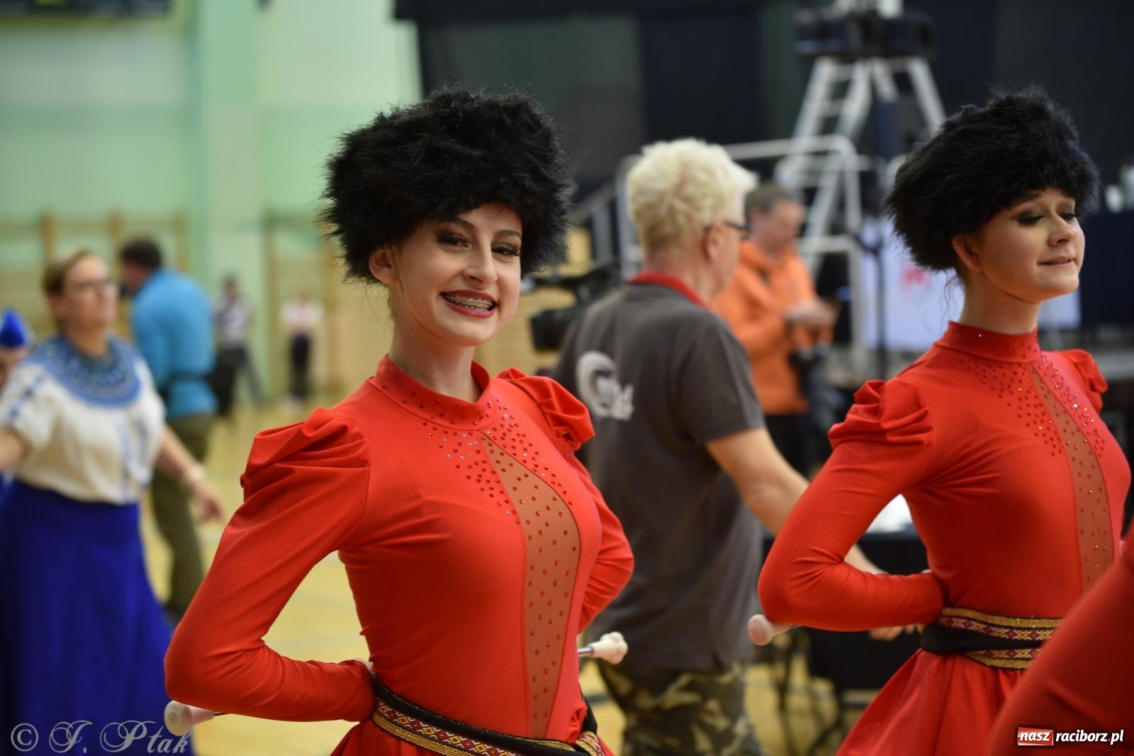 Zdjęcie w galerii na portalu naszraciborz.pl: Mażoretki zawładnęły areną przy Łąkowej. Drugi dzień mistrzostw [FOTO] wiadomości z regionu