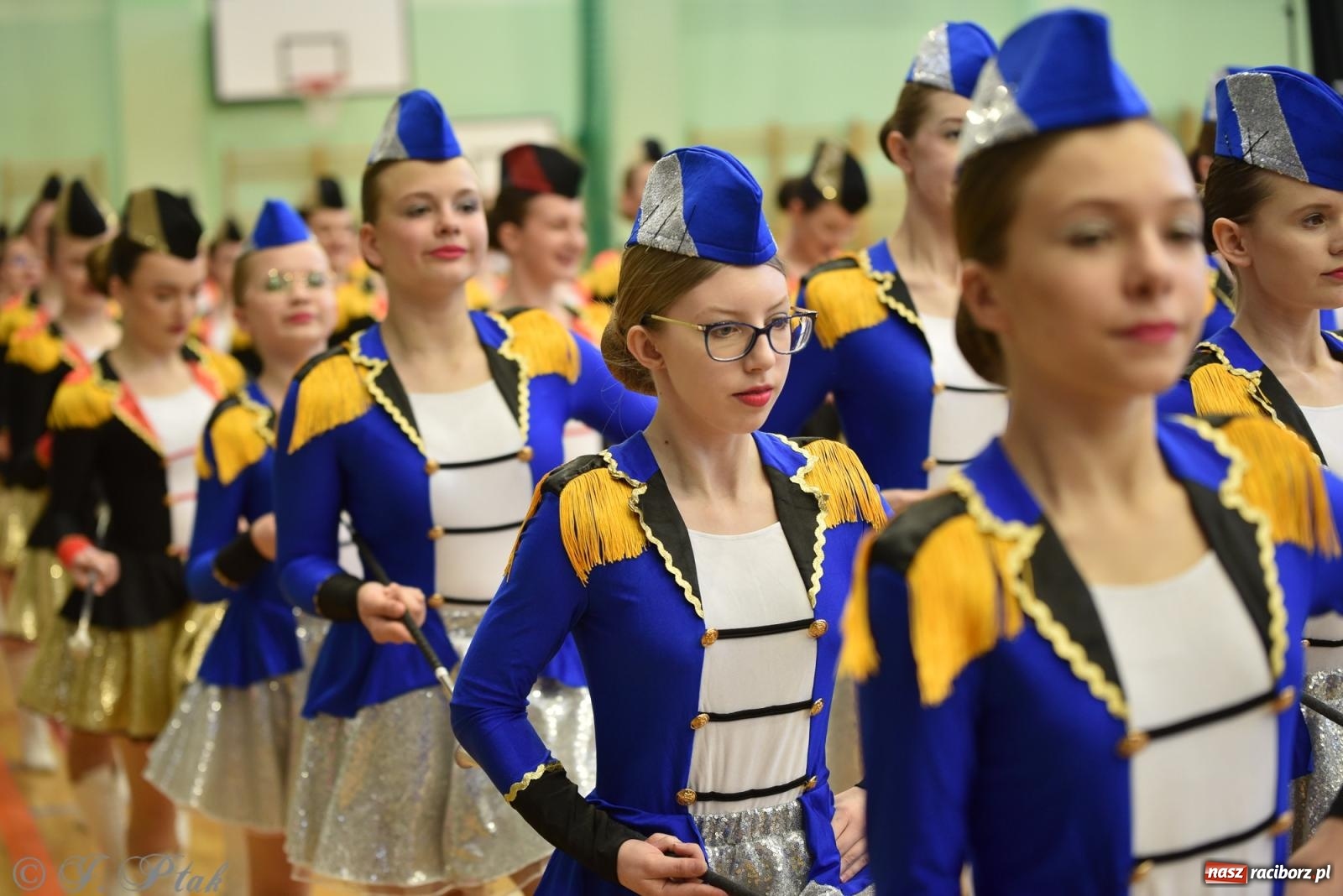 Zdjęcie w galerii na portalu naszraciborz.pl: Mażoretki zawładnęły areną przy Łąkowej. Drugi dzień mistrzostw [FOTO] wiadomości z regionu
