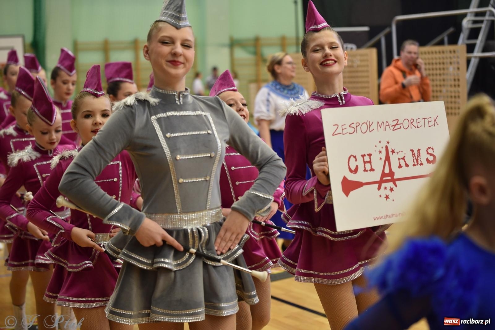 Zdjęcie w galerii na portalu naszraciborz.pl: Mażoretki zawładnęły areną przy Łąkowej. Drugi dzień mistrzostw [FOTO] wiadomości z regionu