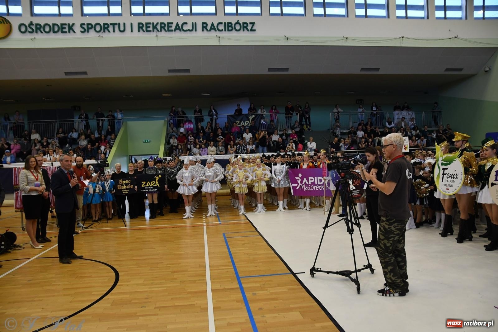Zdjęcie w galerii na portalu naszraciborz.pl: Mażoretki zawładnęły areną przy Łąkowej. Drugi dzień mistrzostw [FOTO] wiadomości z regionu
