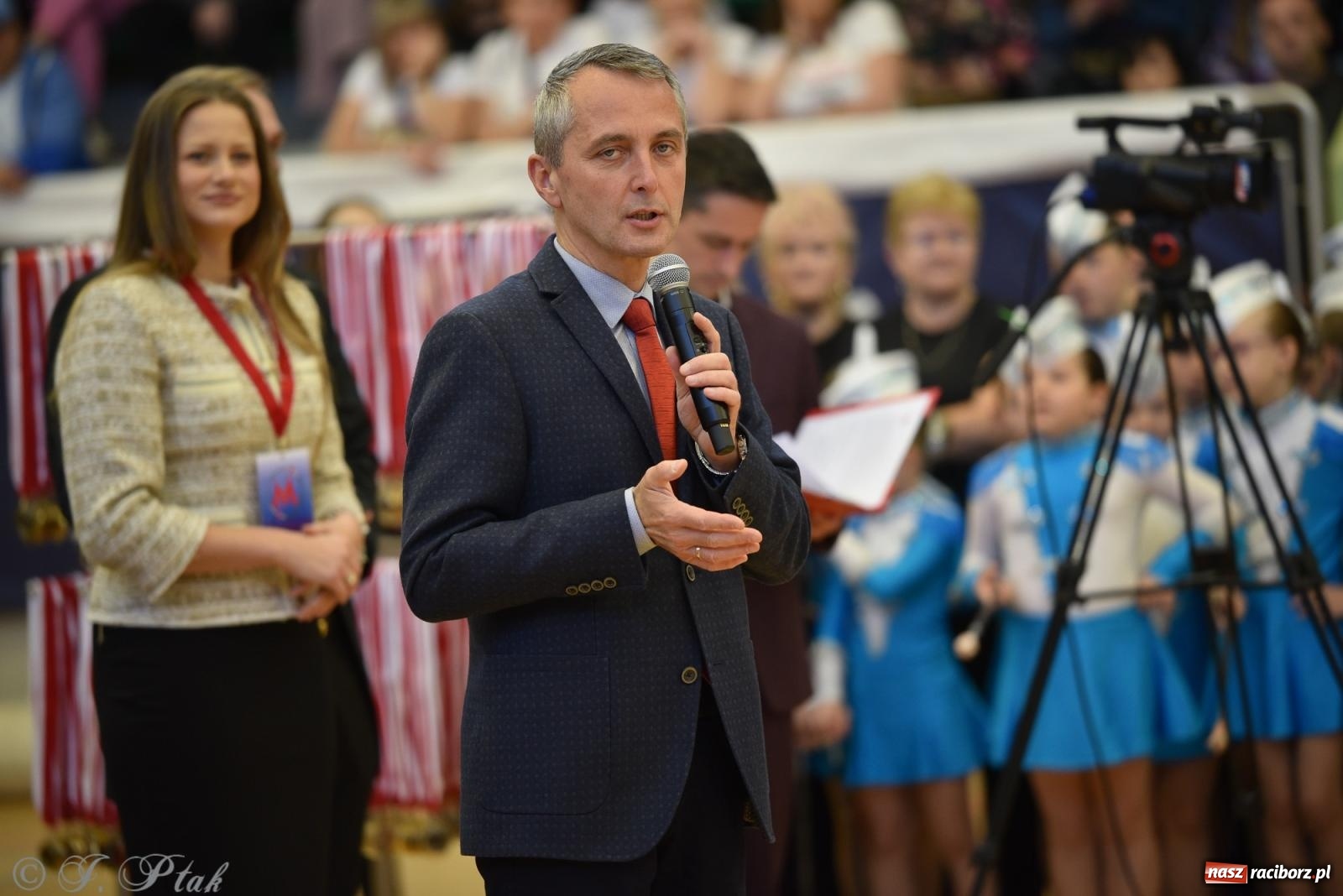 Zdjęcie w galerii na portalu naszraciborz.pl: Mażoretki zawładnęły areną przy Łąkowej. Drugi dzień mistrzostw [FOTO] wiadomości z regionu