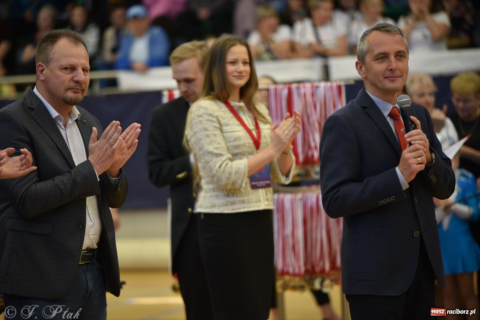 Zdjęcie w galerii na portalu naszraciborz.pl: Mażoretki zawładnęły areną przy Łąkowej. Drugi dzień mistrzostw [FOTO] wiadomości z regionu