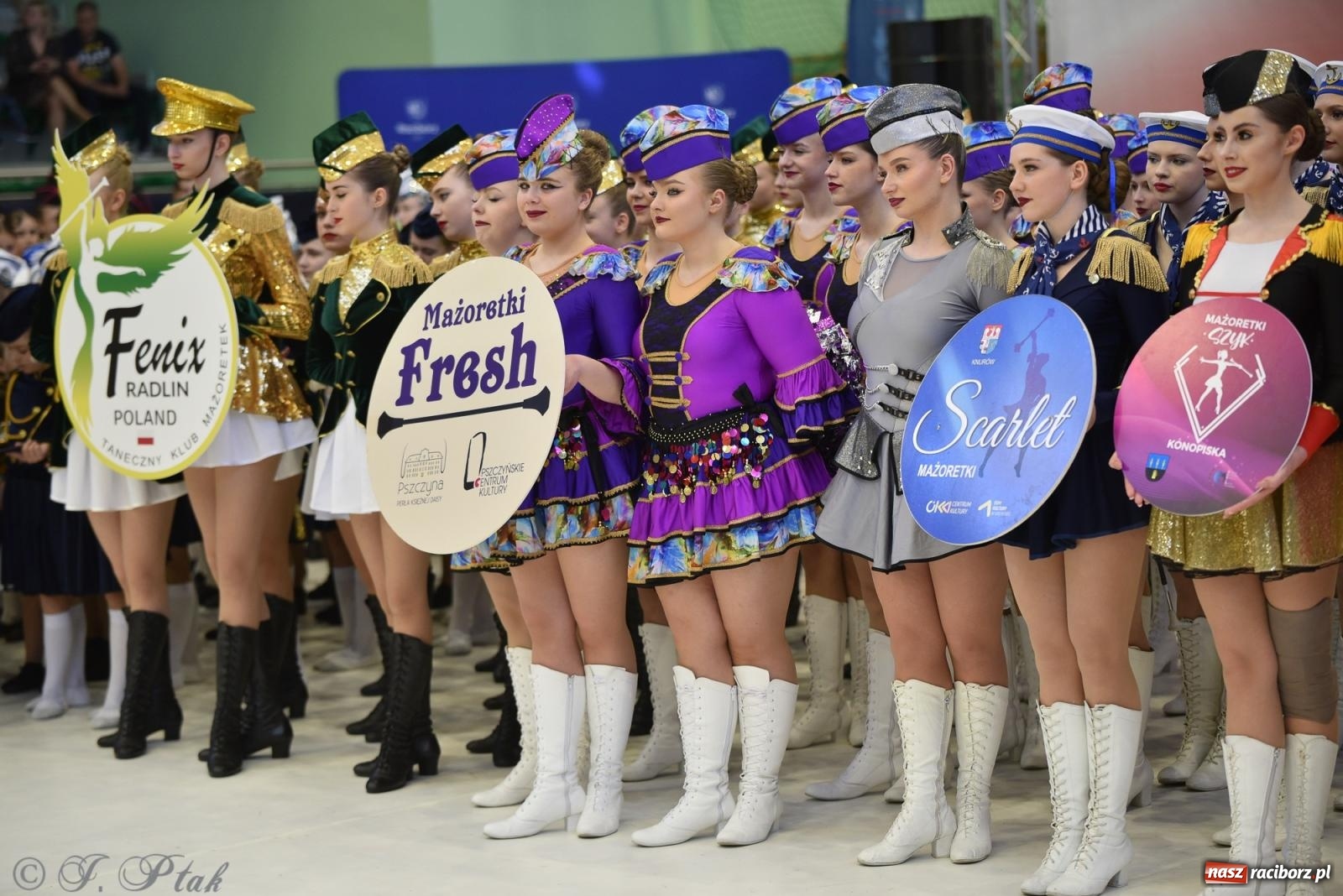 Zdjęcie w galerii na portalu naszraciborz.pl: Mażoretki zawładnęły areną przy Łąkowej. Drugi dzień mistrzostw [FOTO] wiadomości z regionu