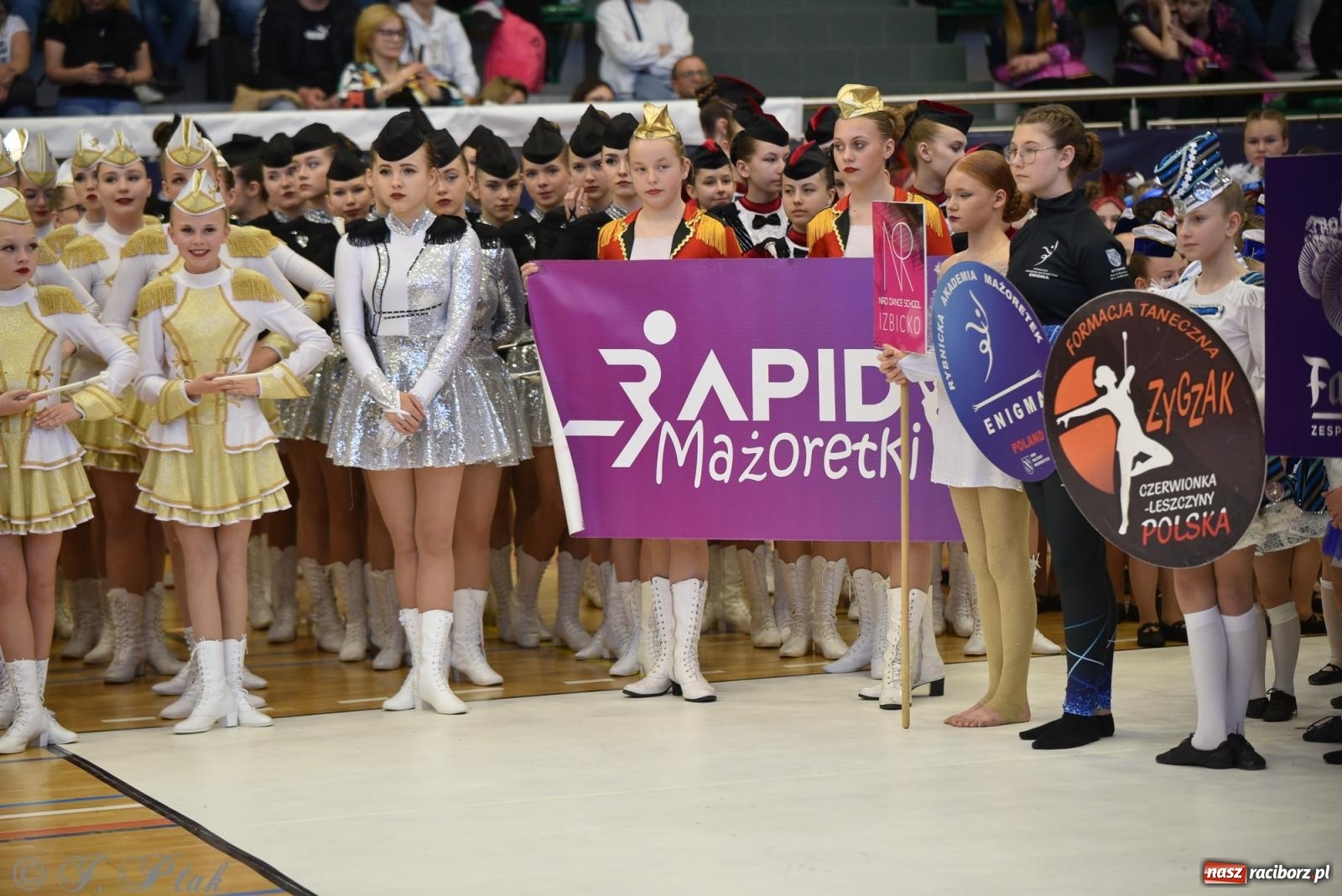 Zdjęcie w galerii na portalu naszraciborz.pl: Mażoretki zawładnęły areną przy Łąkowej. Drugi dzień mistrzostw [FOTO] wiadomości z regionu
