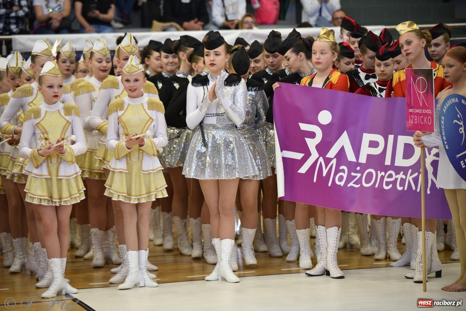 Zdjęcie w galerii na portalu naszraciborz.pl: Mażoretki zawładnęły areną przy Łąkowej. Drugi dzień mistrzostw [FOTO] wiadomości z regionu