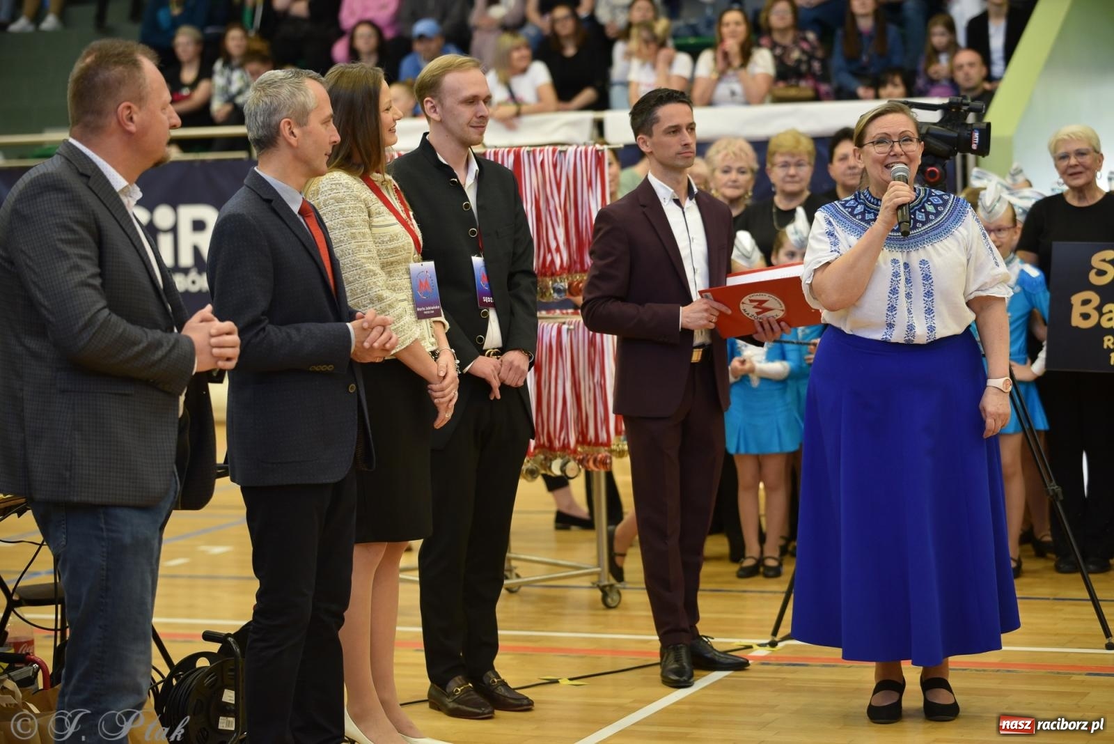 Zdjęcie w galerii na portalu naszraciborz.pl: Mażoretki zawładnęły areną przy Łąkowej. Drugi dzień mistrzostw [FOTO] wiadomości z regionu