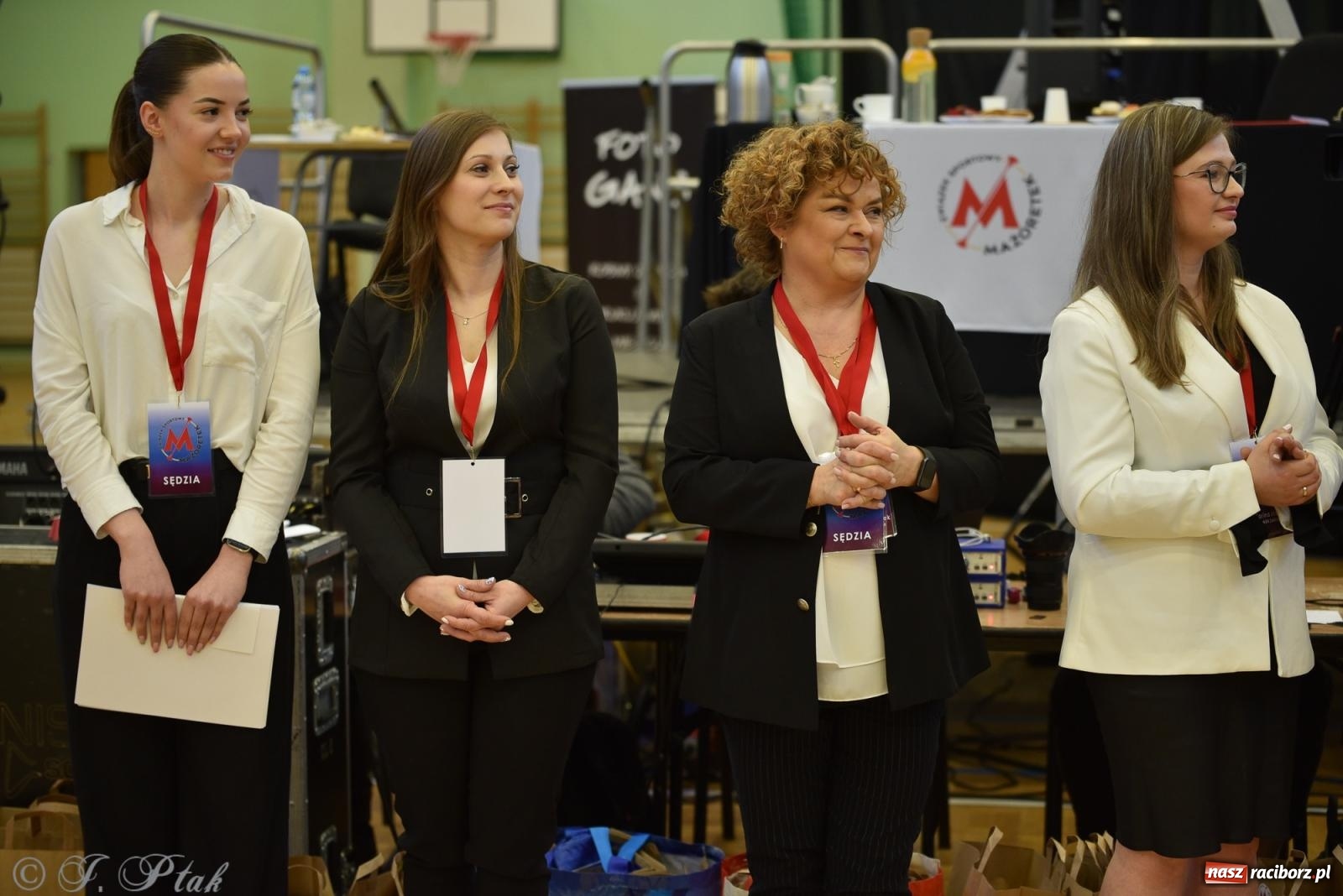 Zdjęcie w galerii na portalu naszraciborz.pl: Mażoretki zawładnęły areną przy Łąkowej. Drugi dzień mistrzostw [FOTO] wiadomości z regionu