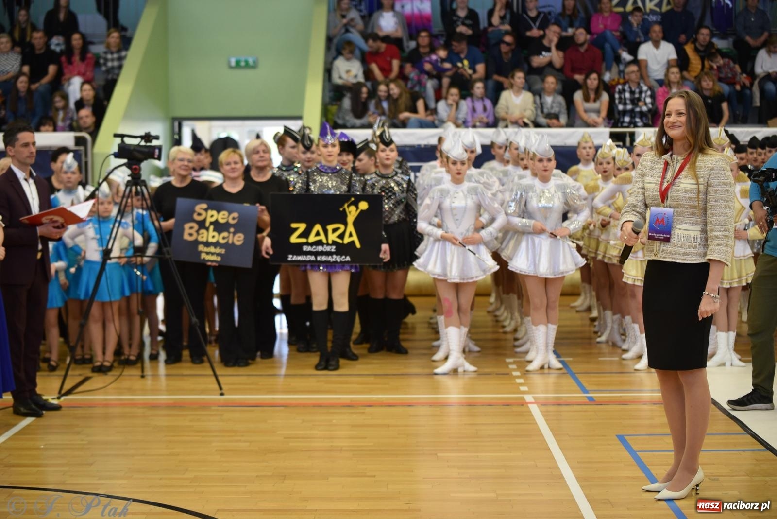 Zdjęcie w galerii na portalu naszraciborz.pl: Mażoretki zawładnęły areną przy Łąkowej. Drugi dzień mistrzostw [FOTO] wiadomości z regionu