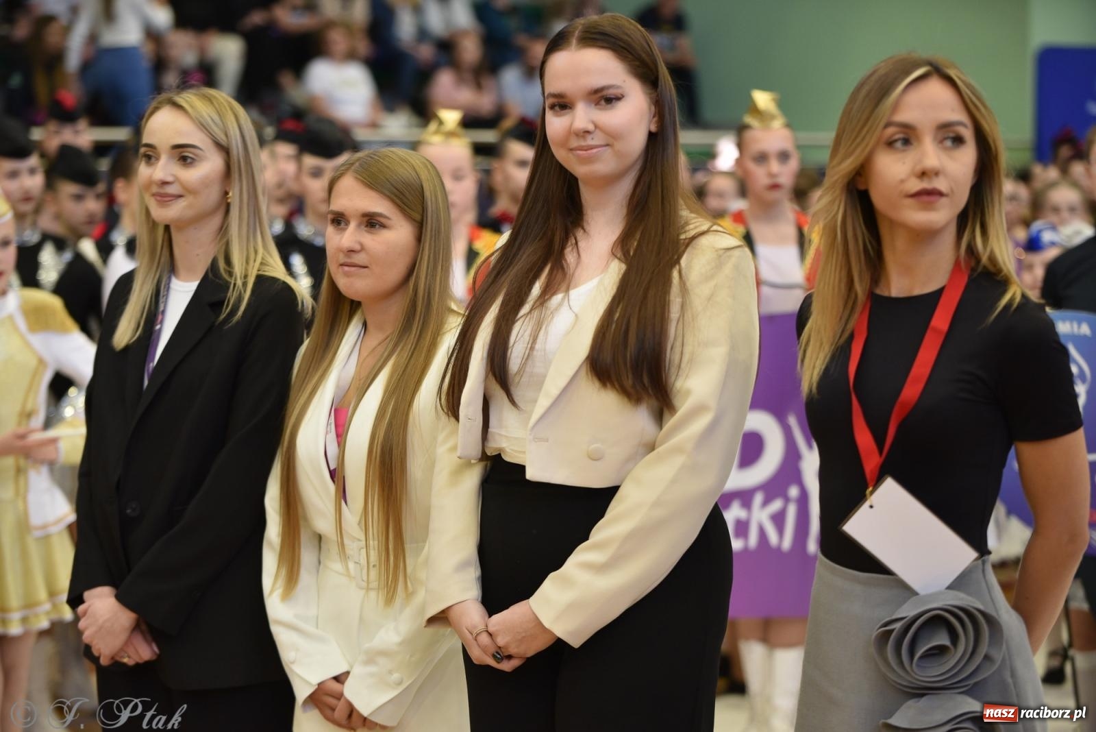 Zdjęcie w galerii na portalu naszraciborz.pl: Mażoretki zawładnęły areną przy Łąkowej. Drugi dzień mistrzostw [FOTO] wiadomości z regionu