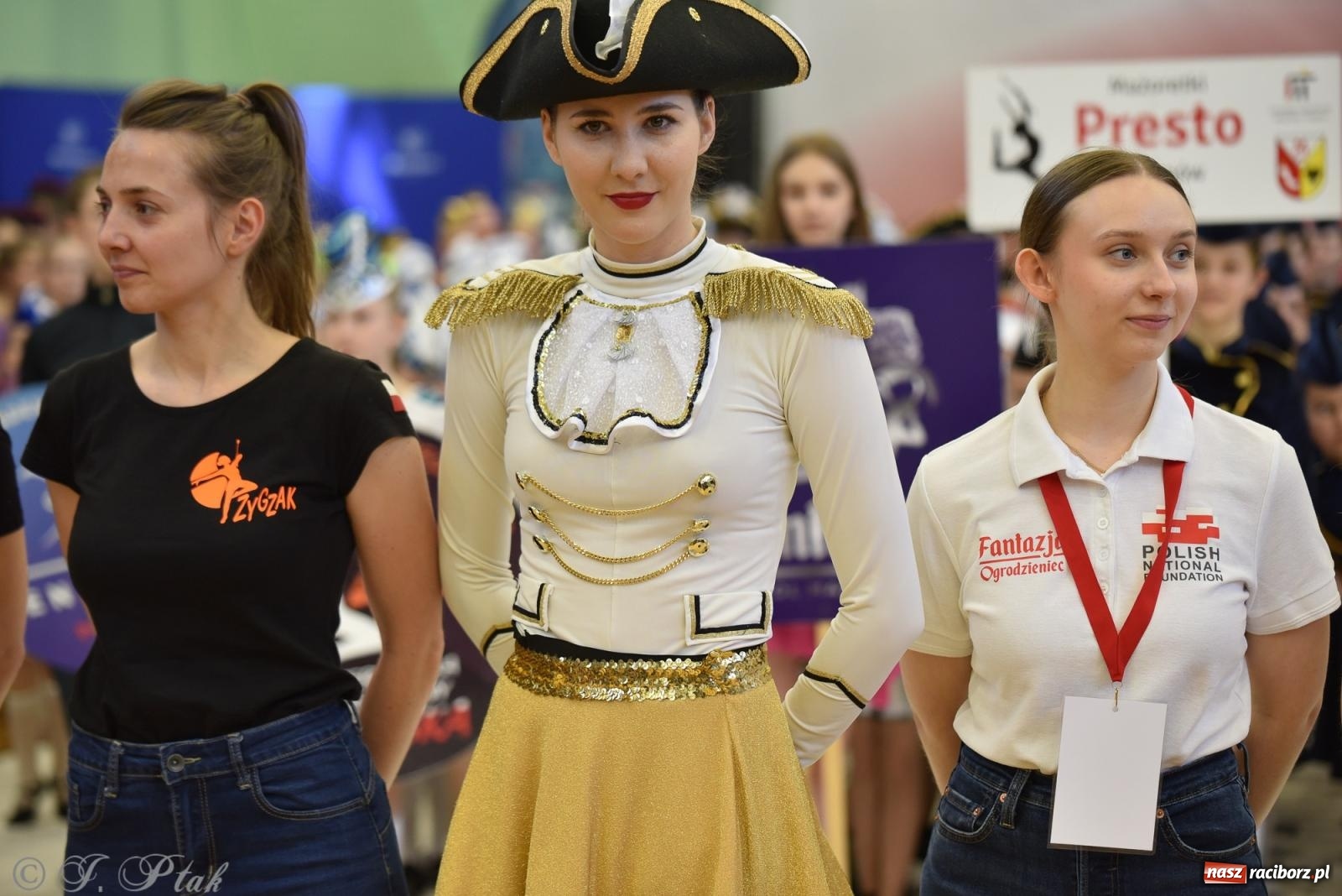 Zdjęcie w galerii na portalu naszraciborz.pl: Mażoretki zawładnęły areną przy Łąkowej. Drugi dzień mistrzostw [FOTO] wiadomości z regionu