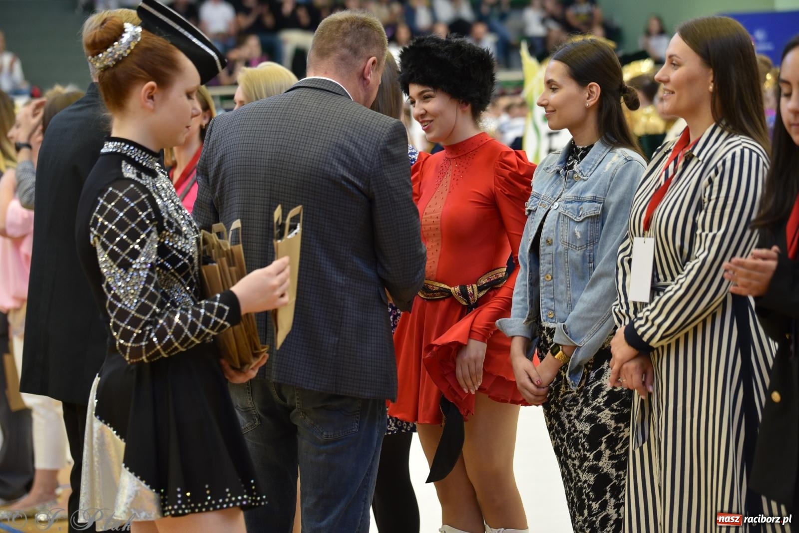 Zdjęcie w galerii na portalu naszraciborz.pl: Mażoretki zawładnęły areną przy Łąkowej. Drugi dzień mistrzostw [FOTO] wiadomości z regionu