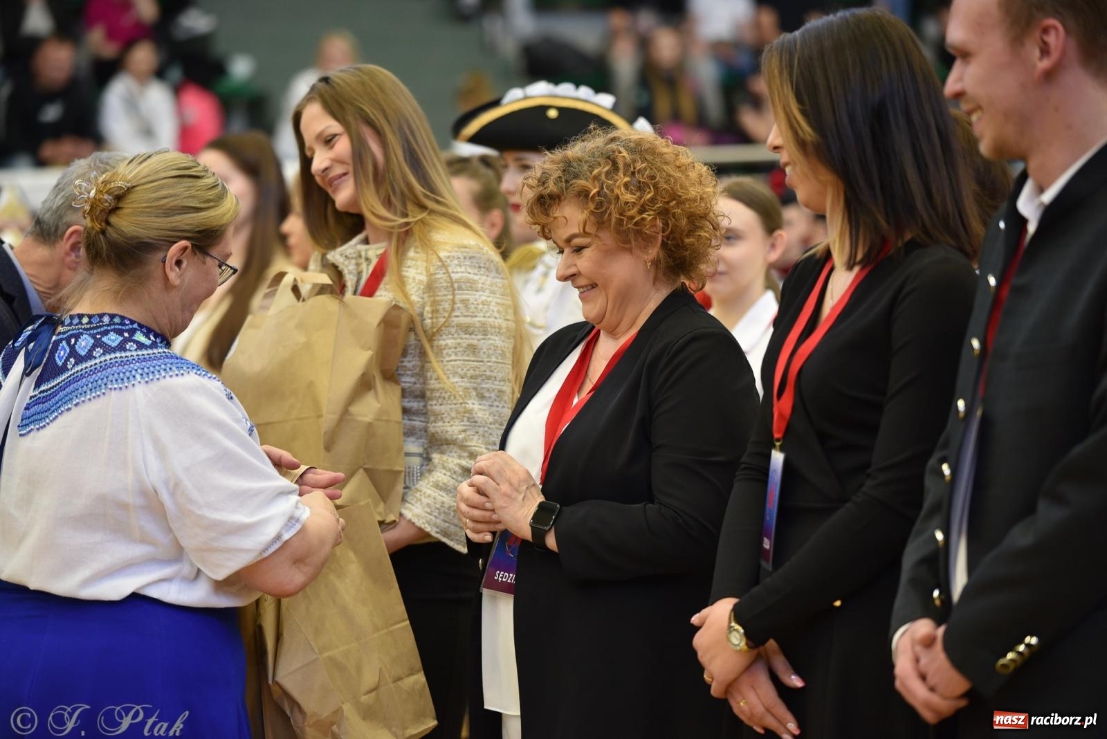 Zdjęcie w galerii na portalu naszraciborz.pl: Mażoretki zawładnęły areną przy Łąkowej. Drugi dzień mistrzostw [FOTO] wiadomości z regionu