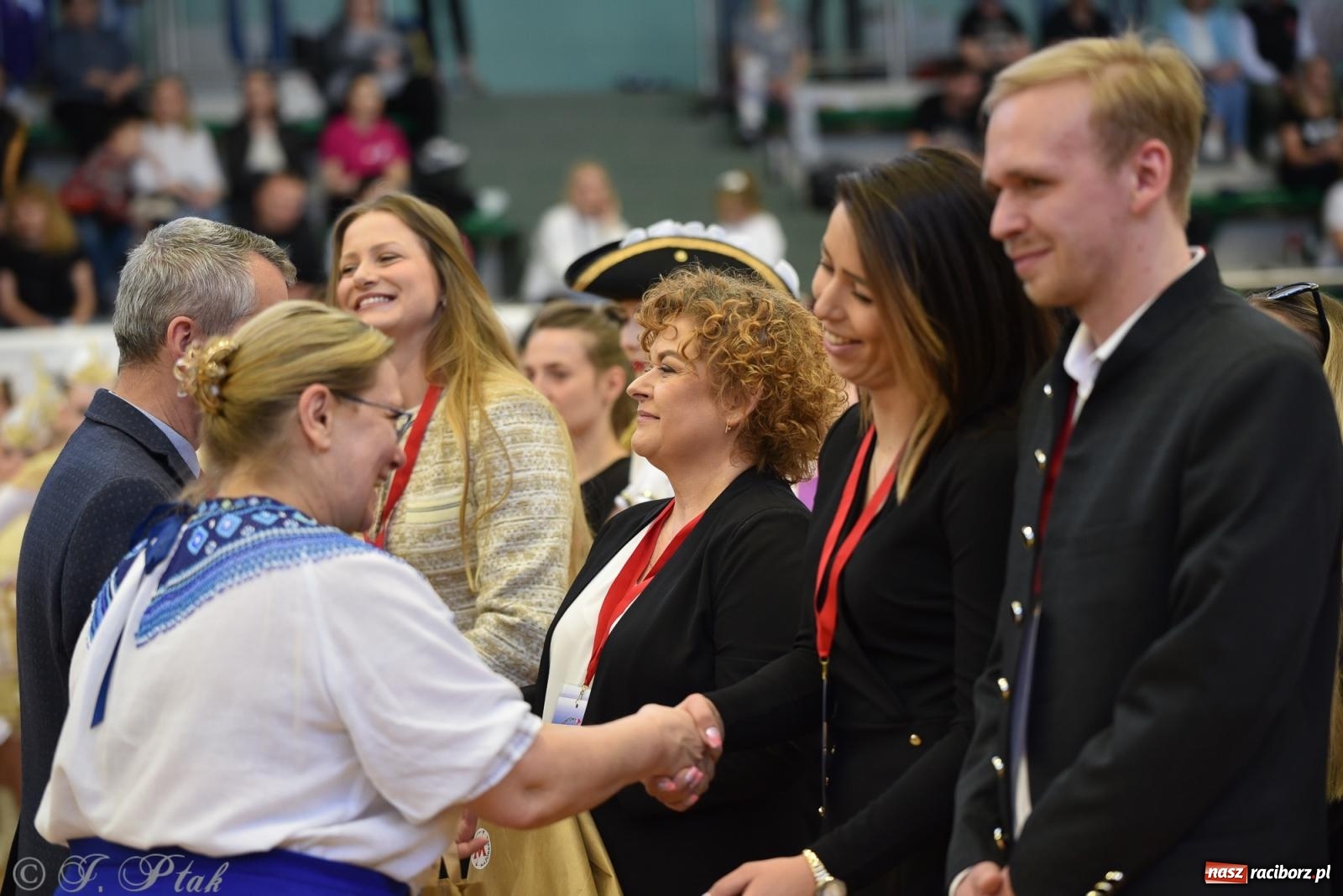 Zdjęcie w galerii na portalu naszraciborz.pl: Mażoretki zawładnęły areną przy Łąkowej. Drugi dzień mistrzostw [FOTO] wiadomości z regionu