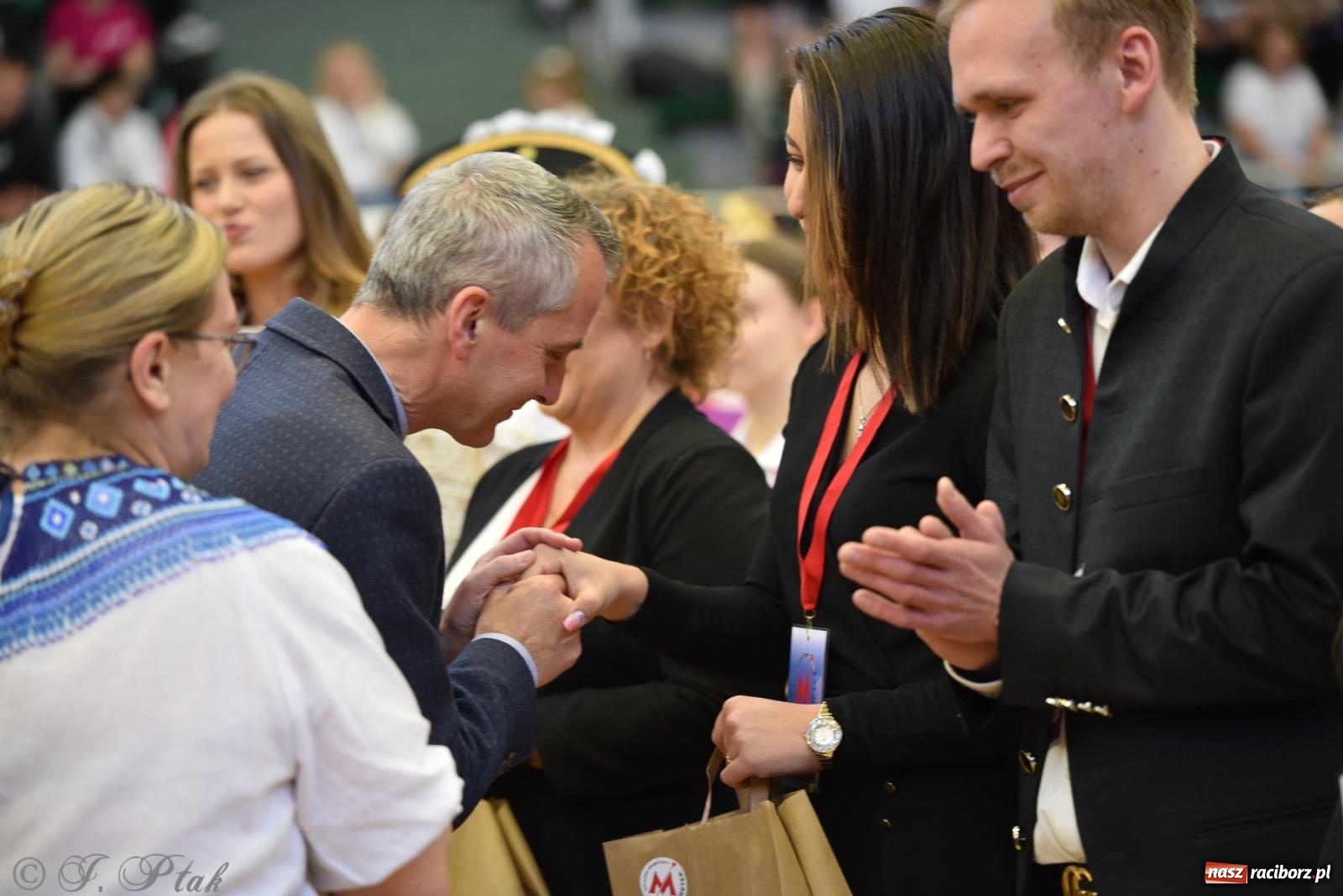 Zdjęcie w galerii na portalu naszraciborz.pl: Mażoretki zawładnęły areną przy Łąkowej. Drugi dzień mistrzostw [FOTO] wiadomości z regionu