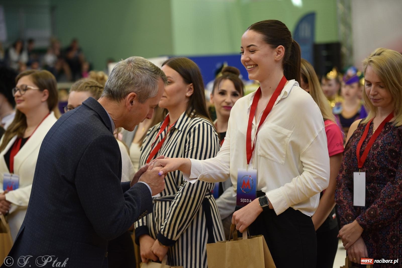 Zdjęcie w galerii na portalu naszraciborz.pl: Mażoretki zawładnęły areną przy Łąkowej. Drugi dzień mistrzostw [FOTO] wiadomości z regionu