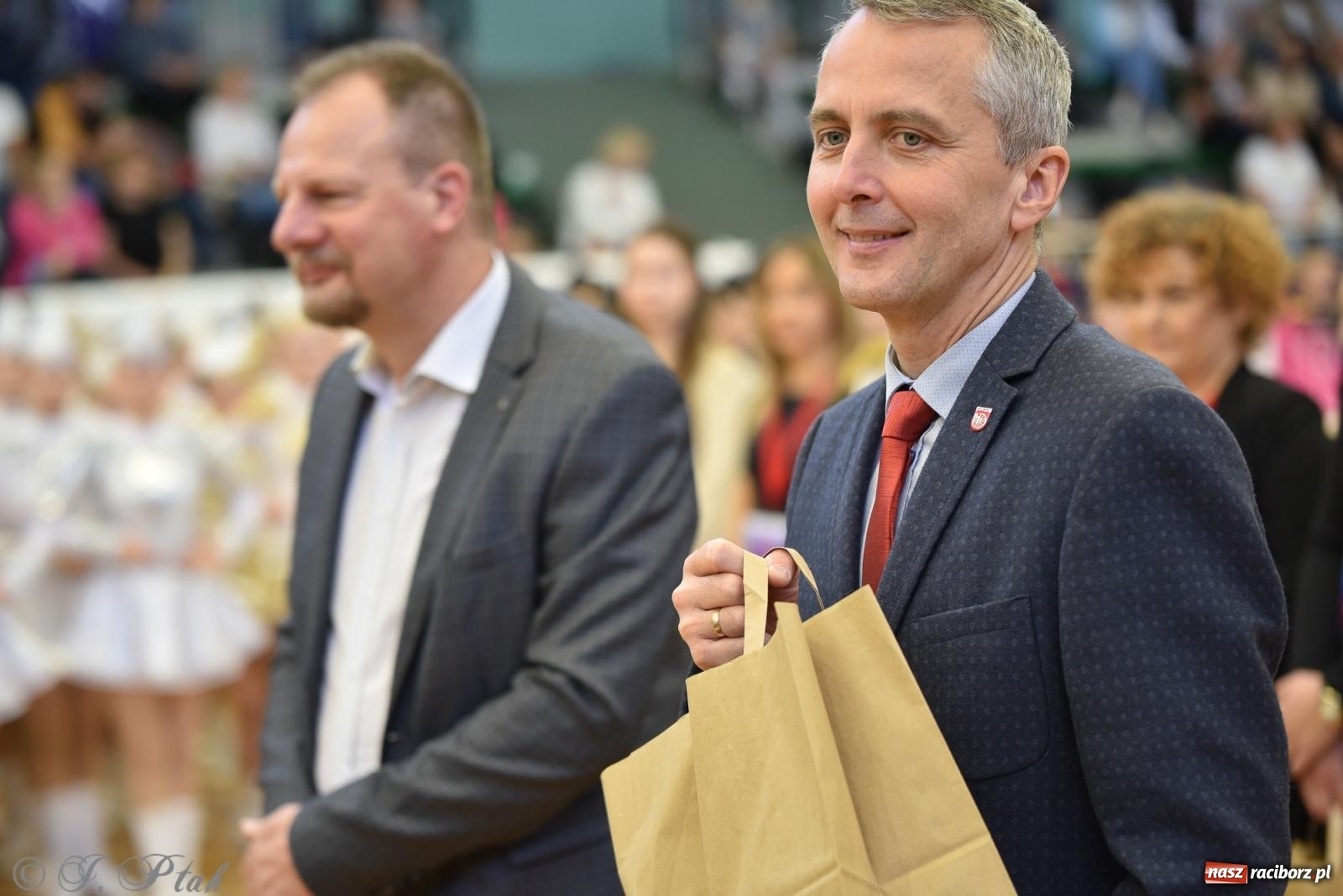 Zdjęcie w galerii na portalu naszraciborz.pl: Mażoretki zawładnęły areną przy Łąkowej. Drugi dzień mistrzostw [FOTO] wiadomości z regionu