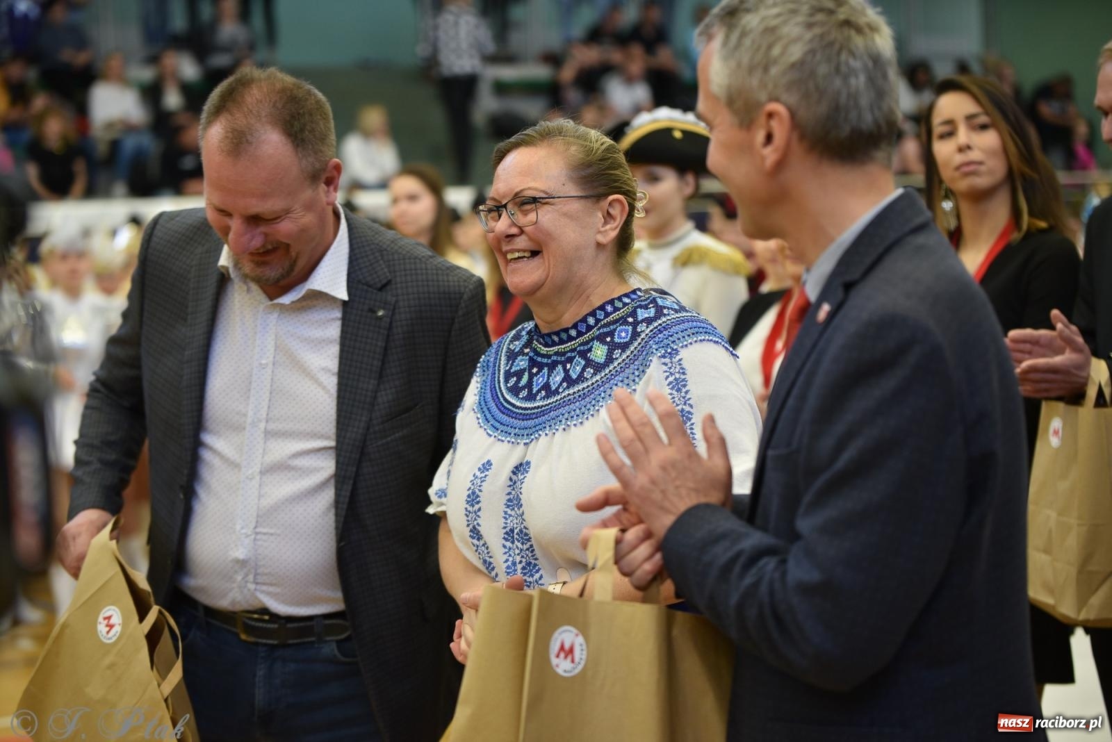 Zdjęcie w galerii na portalu naszraciborz.pl: Mażoretki zawładnęły areną przy Łąkowej. Drugi dzień mistrzostw [FOTO] wiadomości z regionu