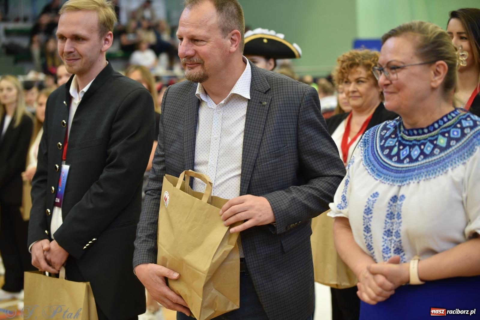Zdjęcie w galerii na portalu naszraciborz.pl: Mażoretki zawładnęły areną przy Łąkowej. Drugi dzień mistrzostw [FOTO] wiadomości z regionu