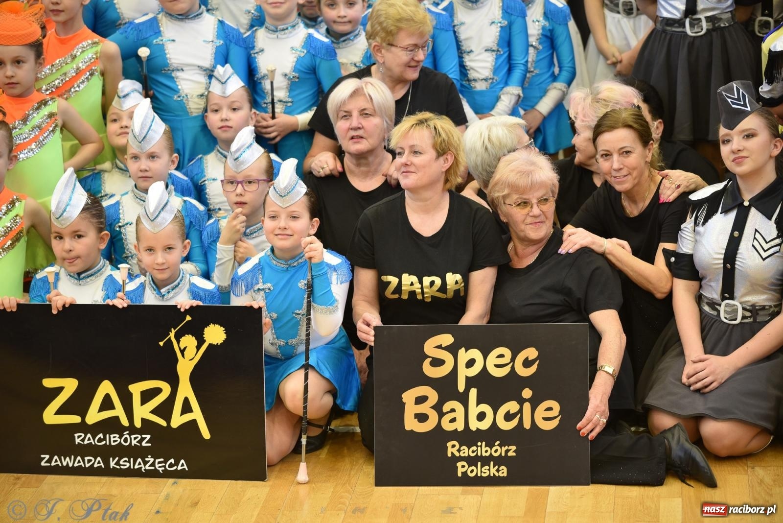 Zdjęcie w galerii na portalu naszraciborz.pl: Mażoretki zawładnęły areną przy Łąkowej. Drugi dzień mistrzostw [FOTO] wiadomości z regionu