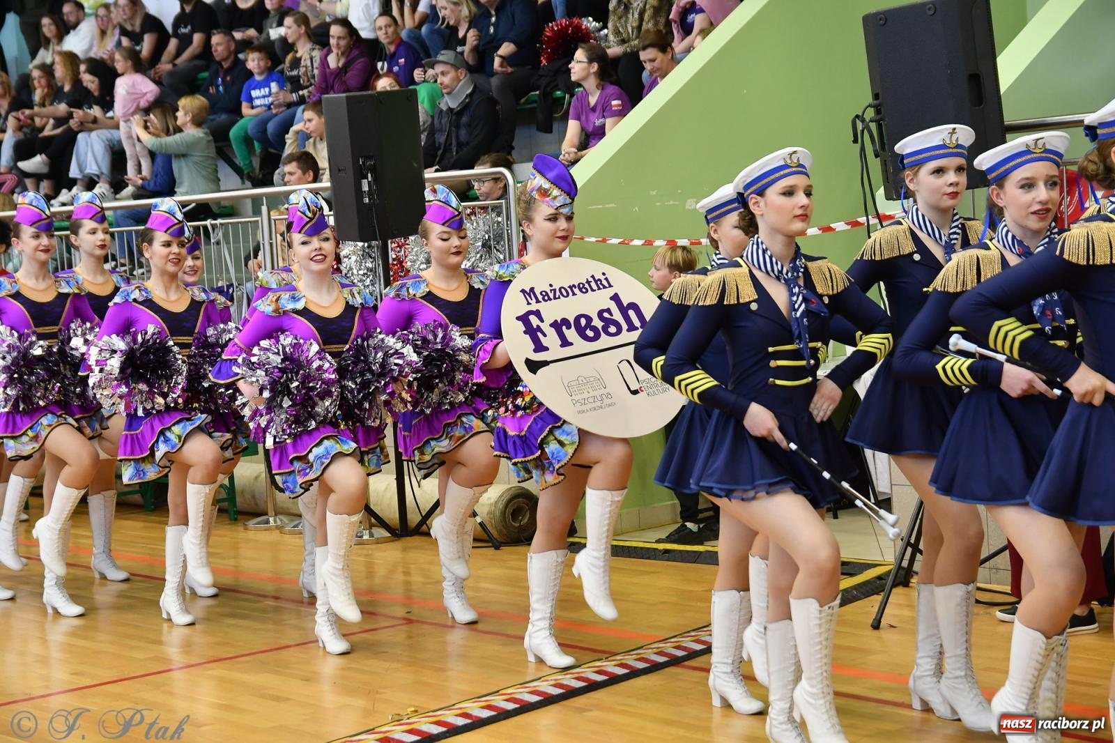 Zdjęcie w galerii na portalu naszraciborz.pl: Mażoretki zawładnęły areną przy Łąkowej. Drugi dzień mistrzostw [FOTO] wiadomości z regionu