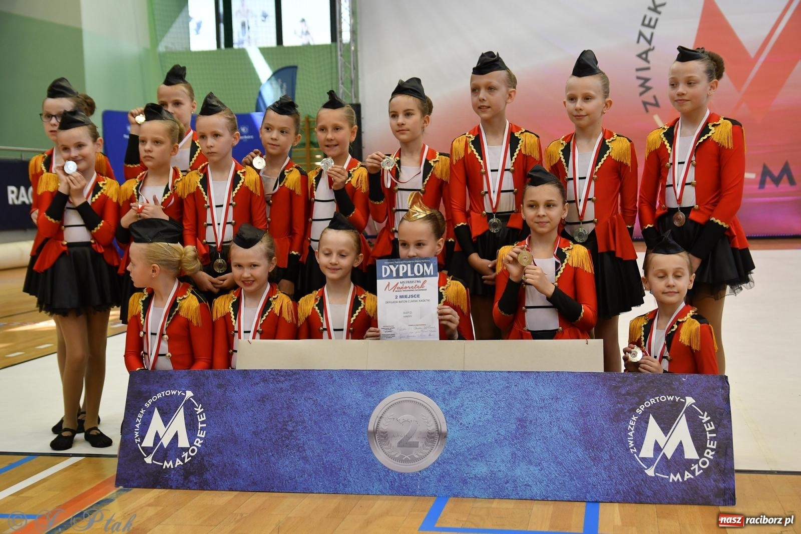 Zdjęcie w galerii na portalu naszraciborz.pl: Mażoretki zawładnęły areną przy Łąkowej. Drugi dzień mistrzostw [FOTO] wiadomości z regionu