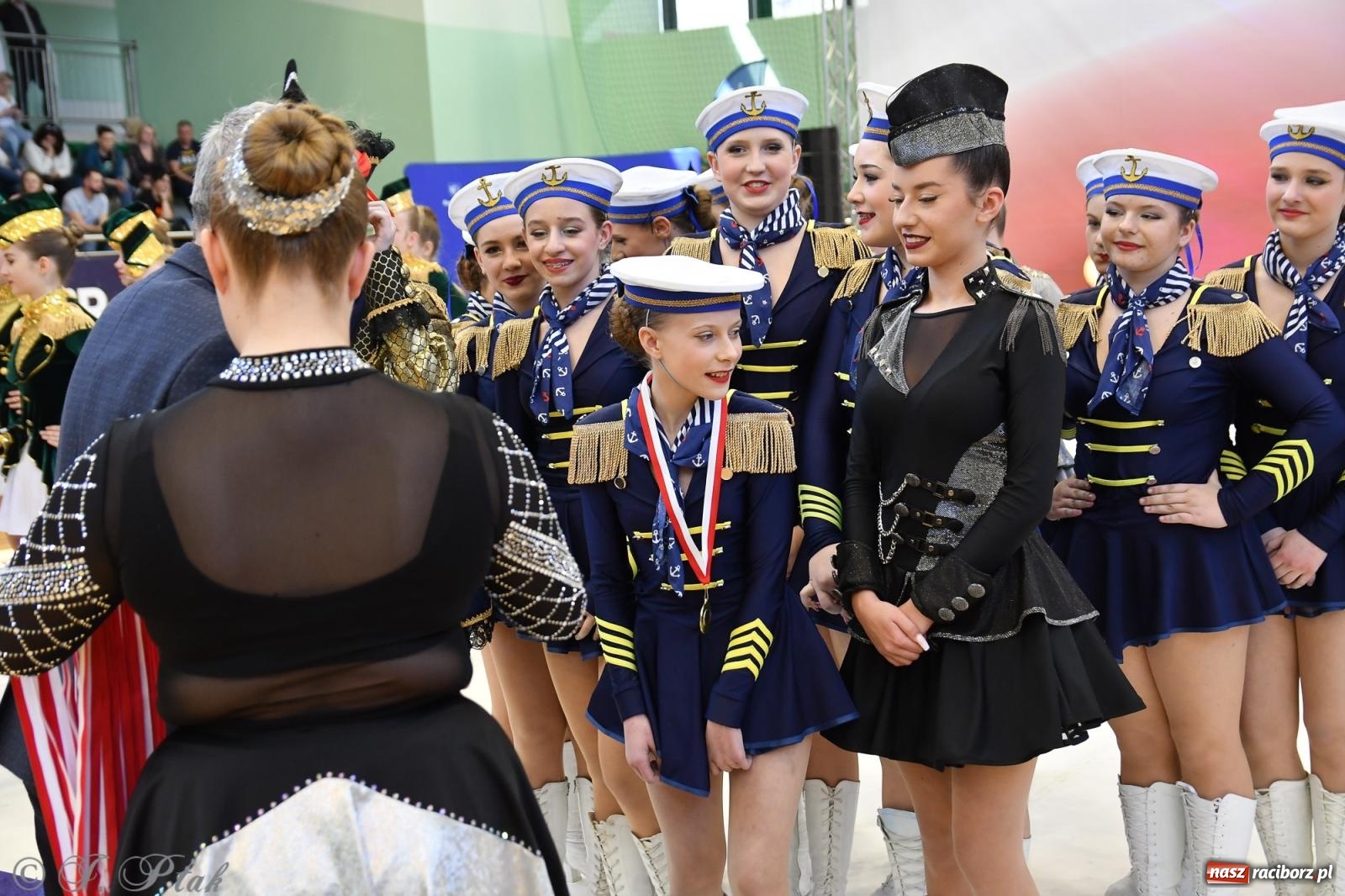 Zdjęcie w galerii na portalu naszraciborz.pl: Mażoretki zawładnęły areną przy Łąkowej. Drugi dzień mistrzostw [FOTO] wiadomości z regionu