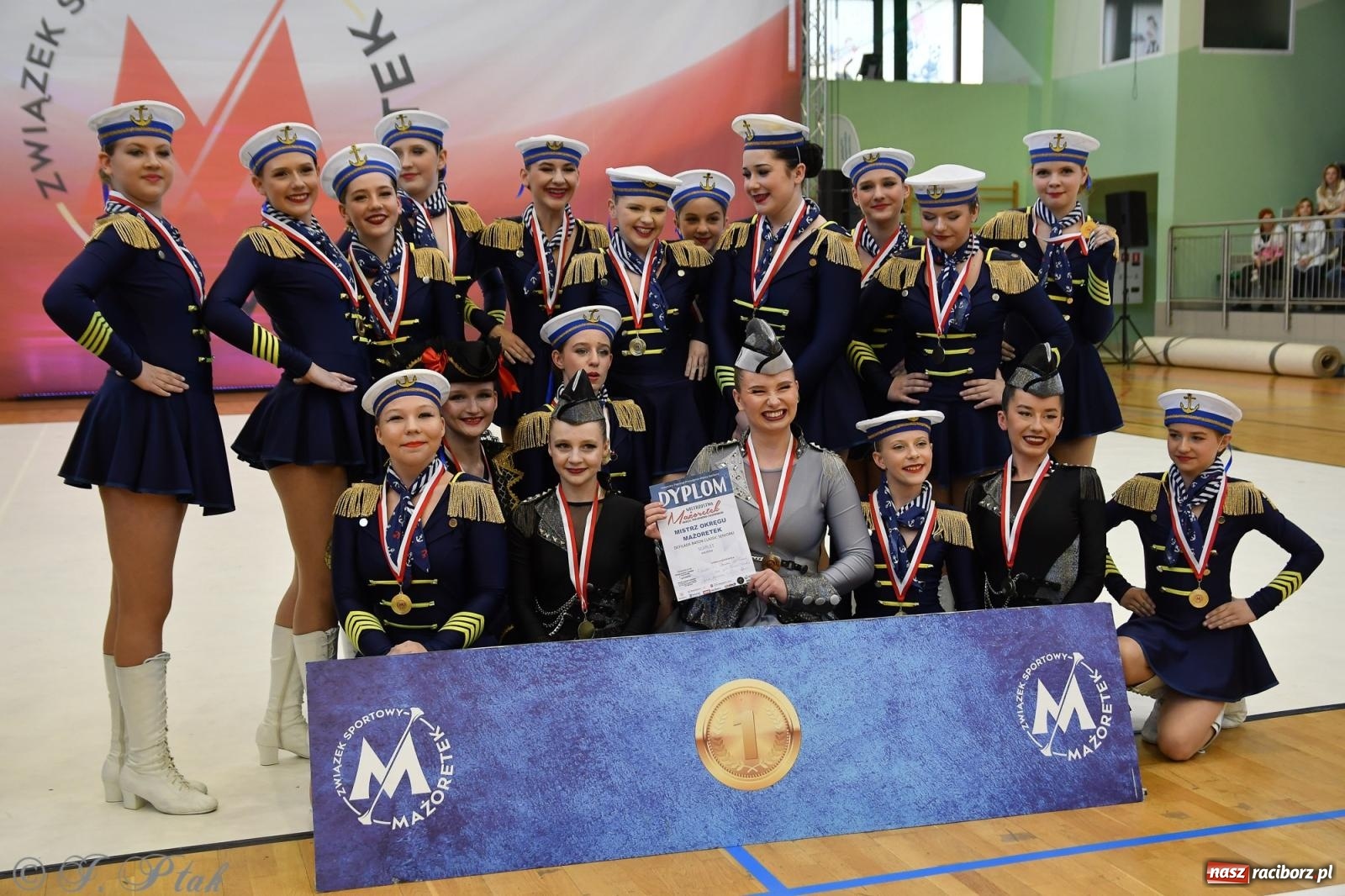 Zdjęcie w galerii na portalu naszraciborz.pl: Mażoretki zawładnęły areną przy Łąkowej. Drugi dzień mistrzostw [FOTO] wiadomości z regionu