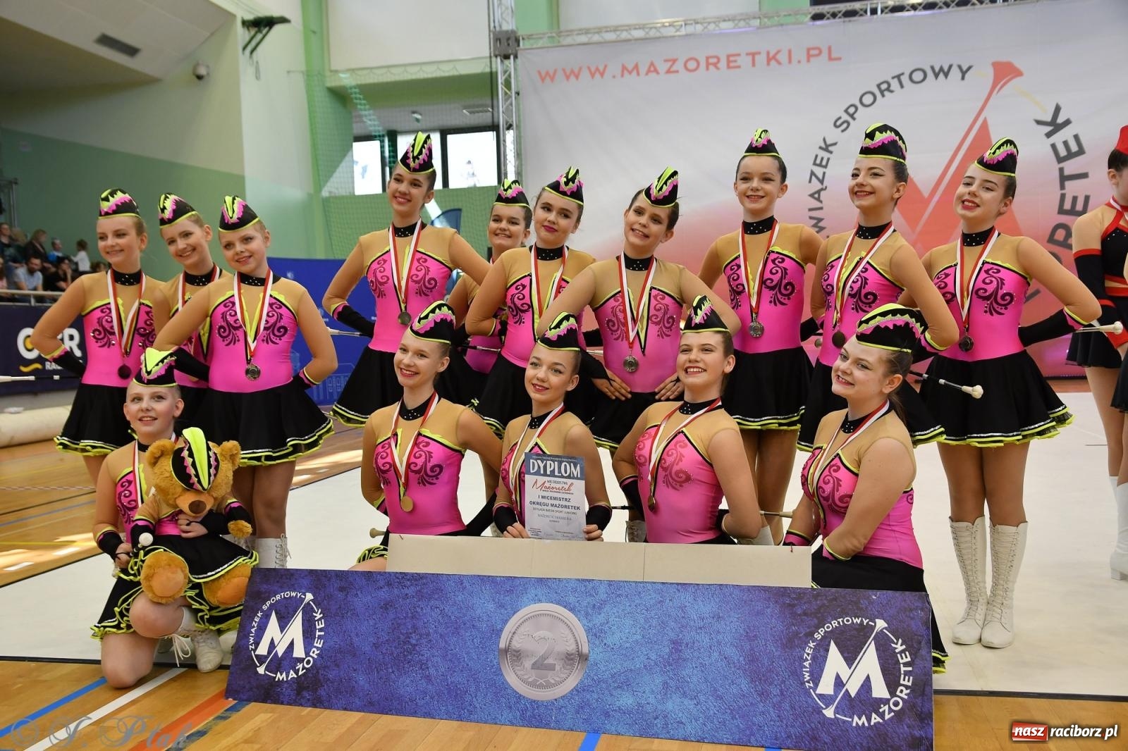 Zdjęcie w galerii na portalu naszraciborz.pl: Mażoretki zawładnęły areną przy Łąkowej. Drugi dzień mistrzostw [FOTO] wiadomości z regionu