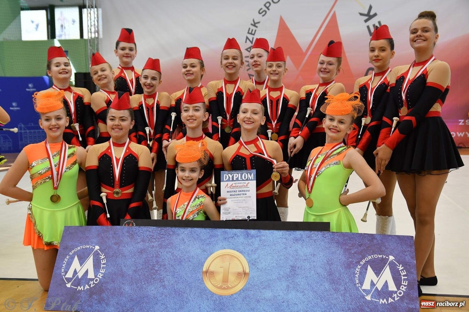 Zdjęcie w galerii na portalu naszraciborz.pl: Mażoretki zawładnęły areną przy Łąkowej. Drugi dzień mistrzostw [FOTO] wiadomości z regionu