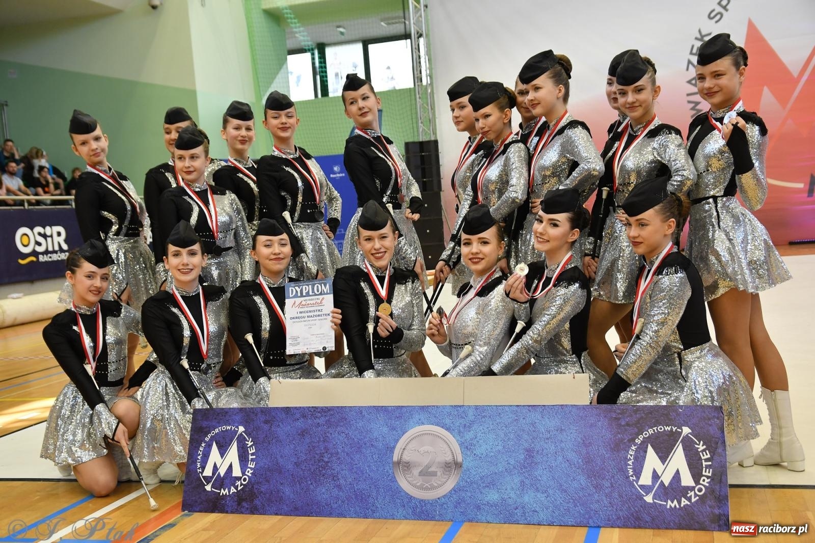 Zdjęcie w galerii na portalu naszraciborz.pl: Mażoretki zawładnęły areną przy Łąkowej. Drugi dzień mistrzostw [FOTO] wiadomości z regionu