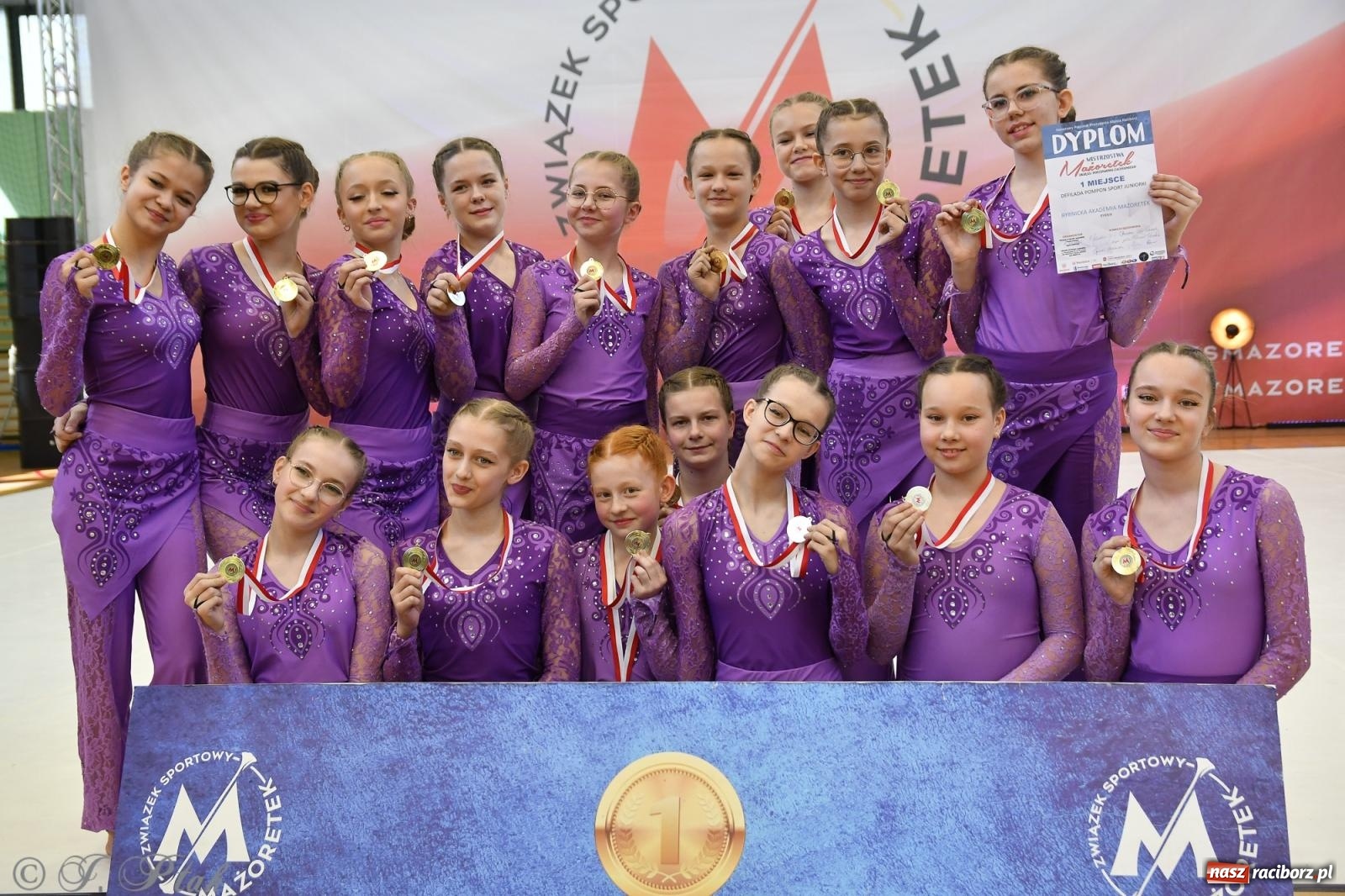 Zdjęcie w galerii na portalu naszraciborz.pl: Mażoretki zawładnęły areną przy Łąkowej. Drugi dzień mistrzostw [FOTO] wiadomości z regionu