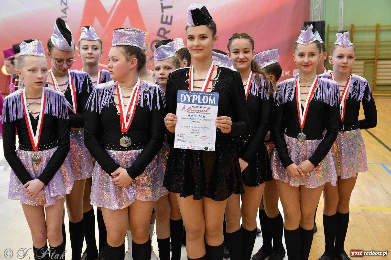 Zdjęcie w galerii na portalu naszraciborz.pl: Mażoretki zawładnęły areną przy Łąkowej. Drugi dzień mistrzostw [FOTO] wiadomości z regionu