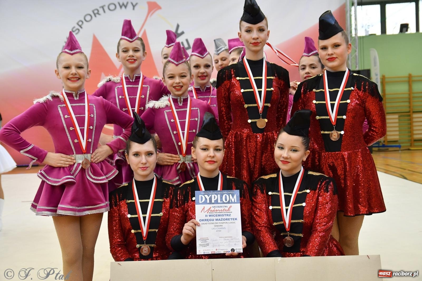 Zdjęcie w galerii na portalu naszraciborz.pl: Mażoretki zawładnęły areną przy Łąkowej. Drugi dzień mistrzostw [FOTO] wiadomości z regionu