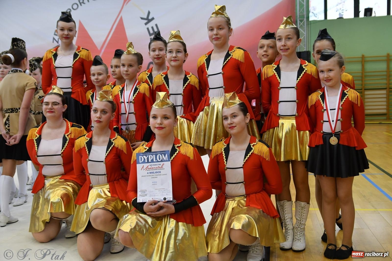 Zdjęcie w galerii na portalu naszraciborz.pl: Mażoretki zawładnęły areną przy Łąkowej. Drugi dzień mistrzostw [FOTO] wiadomości z regionu