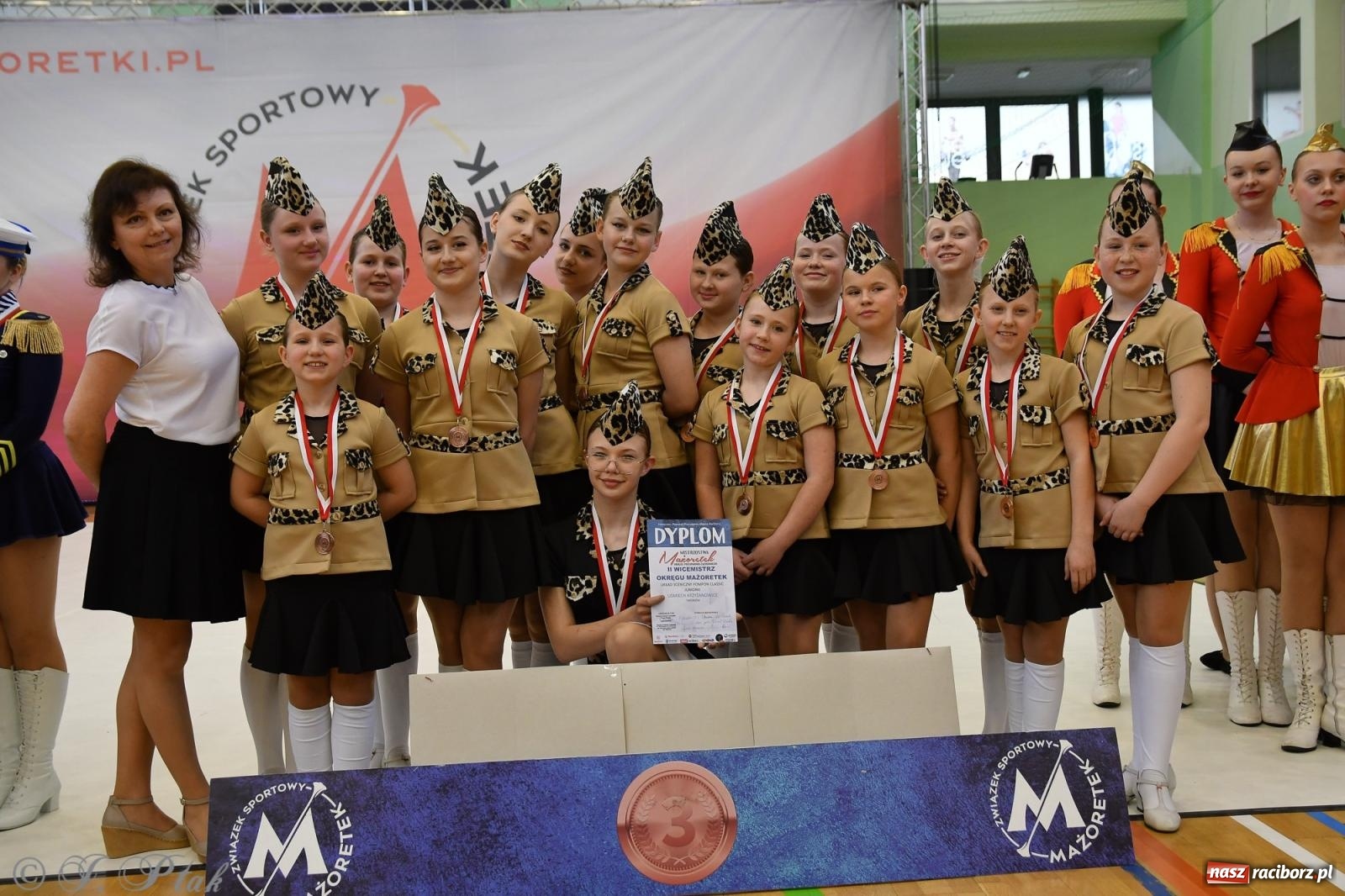 Zdjęcie w galerii na portalu naszraciborz.pl: Mażoretki zawładnęły areną przy Łąkowej. Drugi dzień mistrzostw [FOTO] wiadomości z regionu