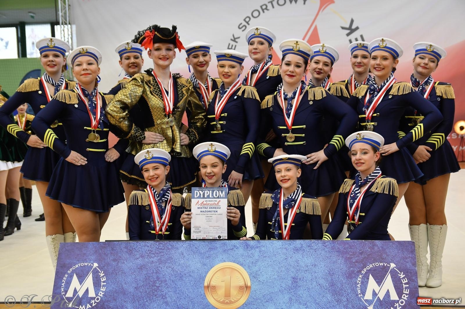 Zdjęcie w galerii na portalu naszraciborz.pl: Mażoretki zawładnęły areną przy Łąkowej. Drugi dzień mistrzostw [FOTO] wiadomości z regionu