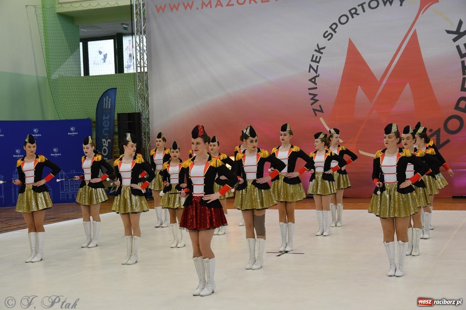 Zdjęcie w galerii na portalu naszraciborz.pl: Mażoretki zawładnęły areną przy Łąkowej. Drugi dzień mistrzostw [FOTO] wiadomości z regionu